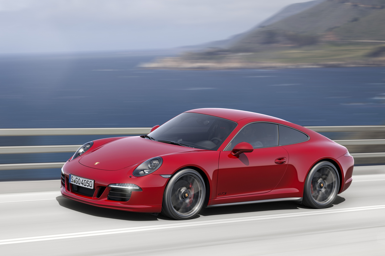 2015 Porsche 911 Carrera GTS driving