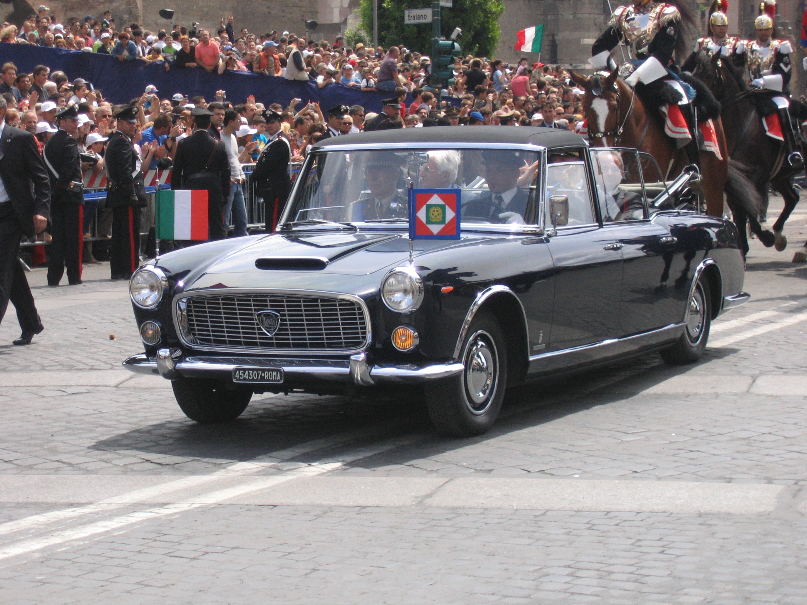 lancia flaminia 335