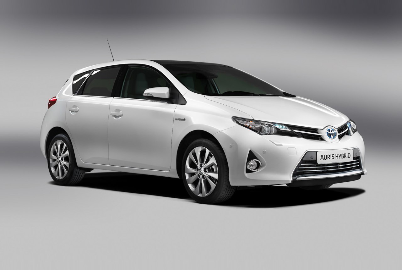 Caratteristiche nuova Toyota Auris 2015