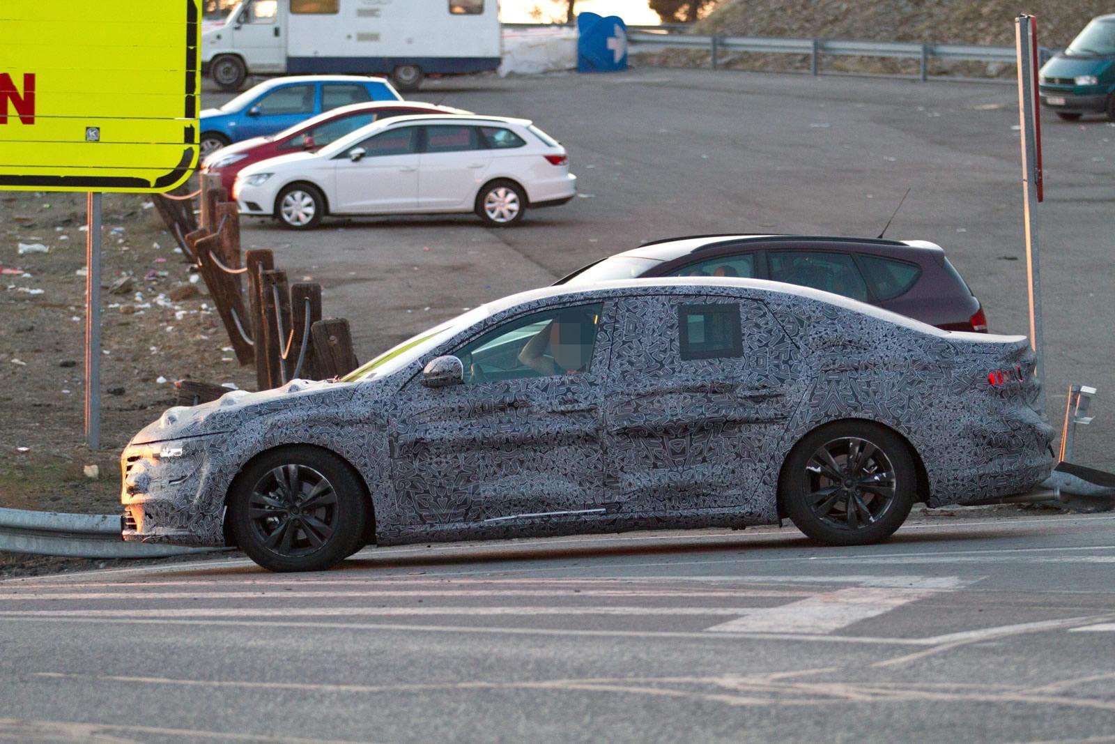 Renault Laguna, data uscita 2016