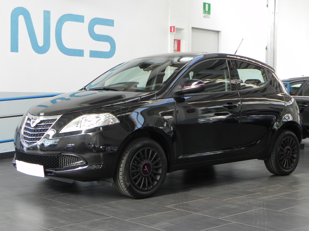 big lancia ypsilon elefantino bianca nera nuova ncs auto usate trezzano sul naviglio milano