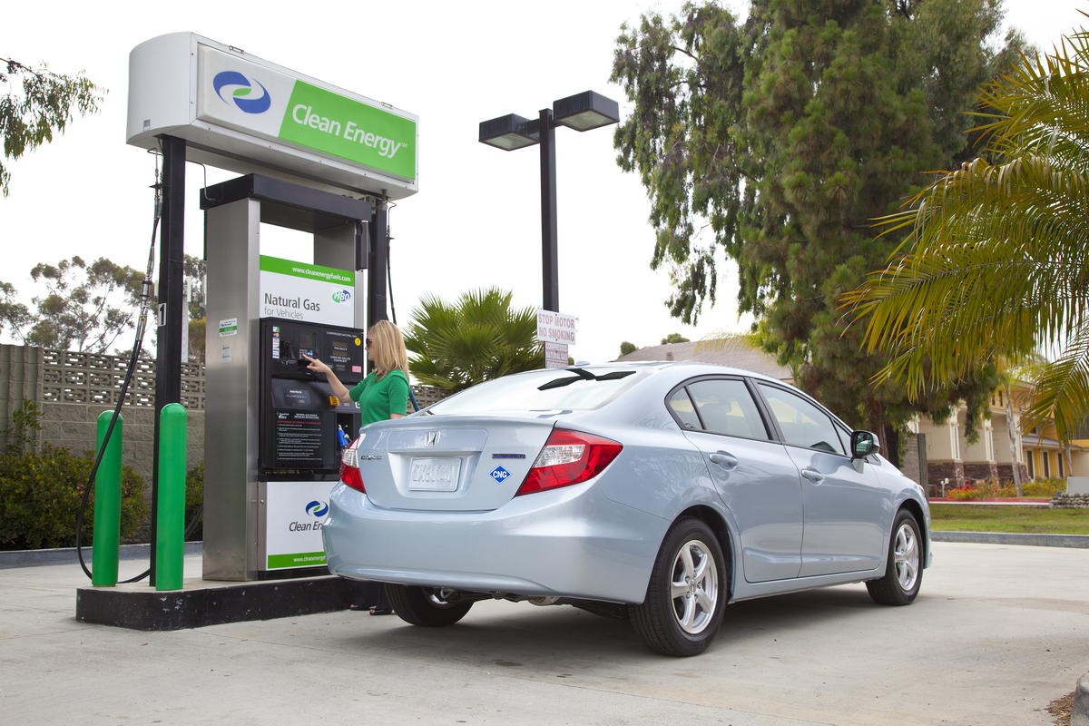 Comprare auto a metano quanto conviene