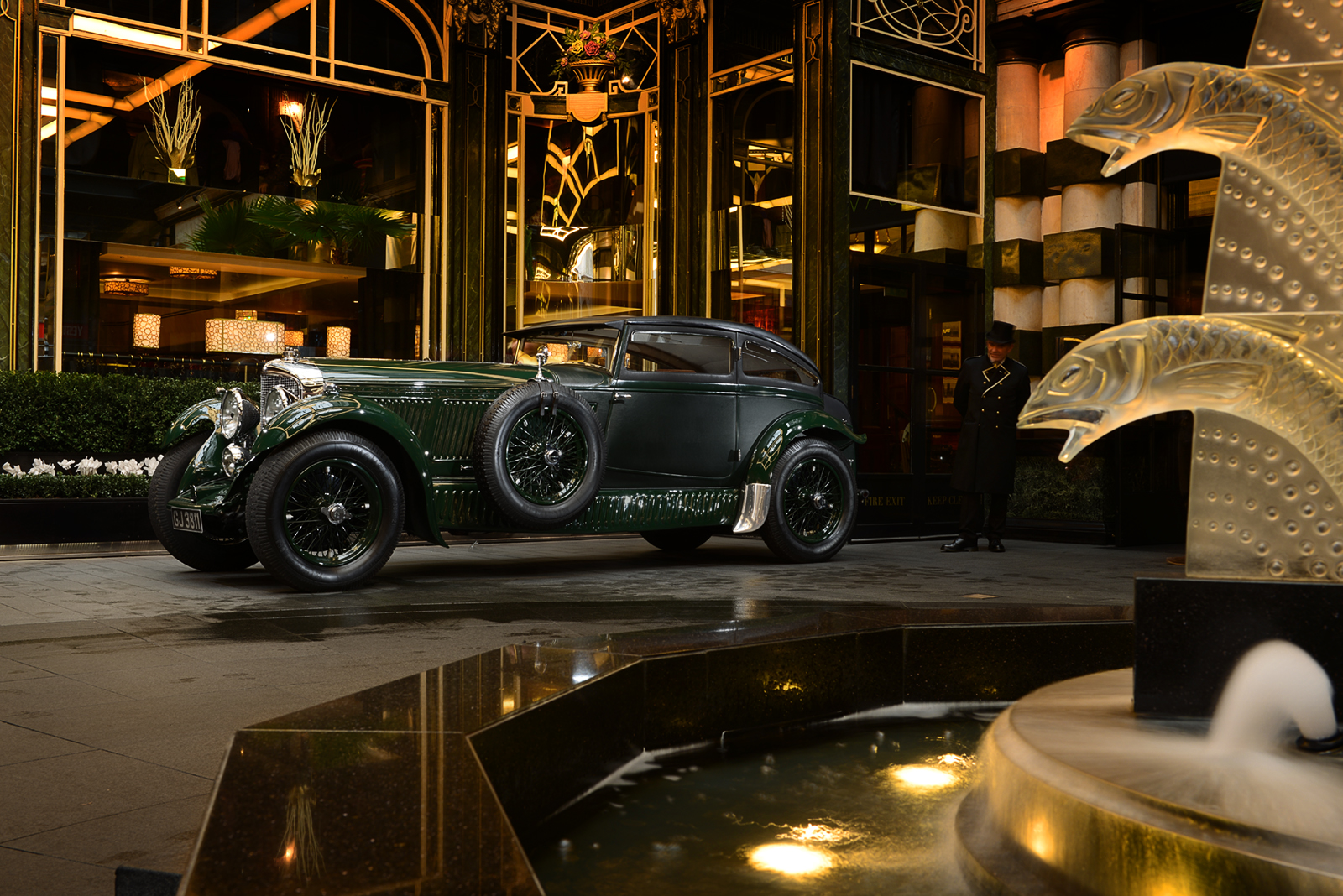 bentley blue train dominates schloss bensberg classics the blue train