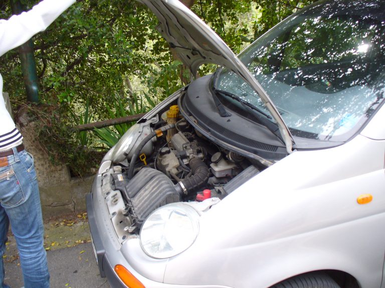 Come riconoscere problemi surriscaldamento auto