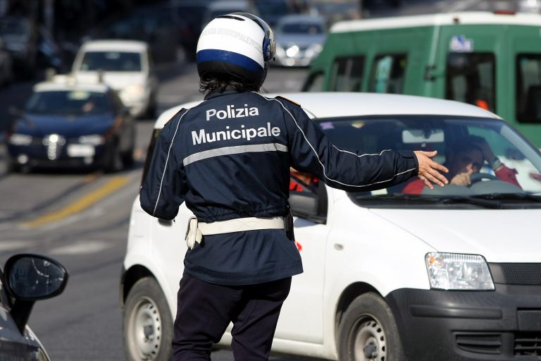 Quali sono sanzioni per la patente scaduta