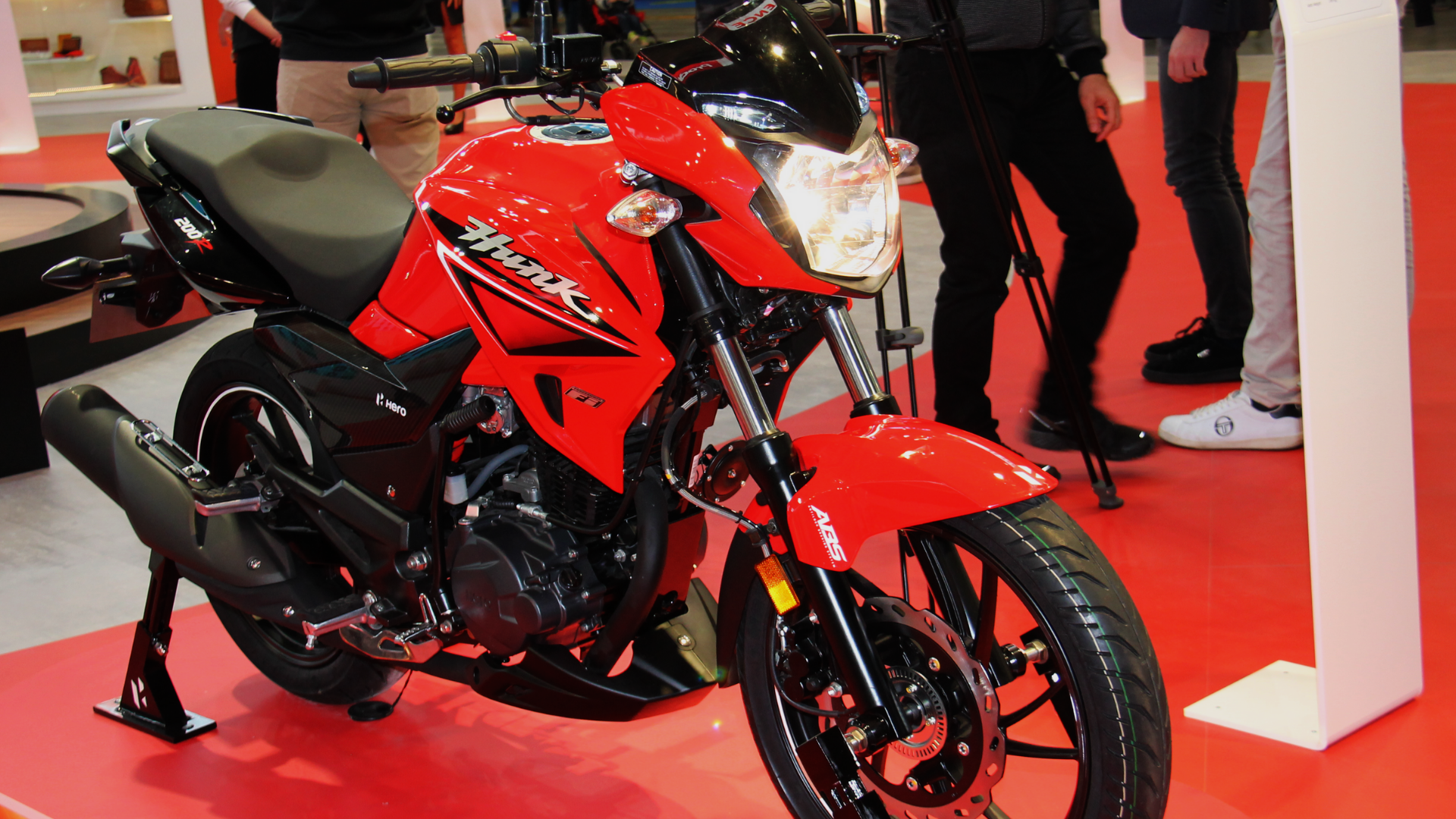 hero hunk 200r