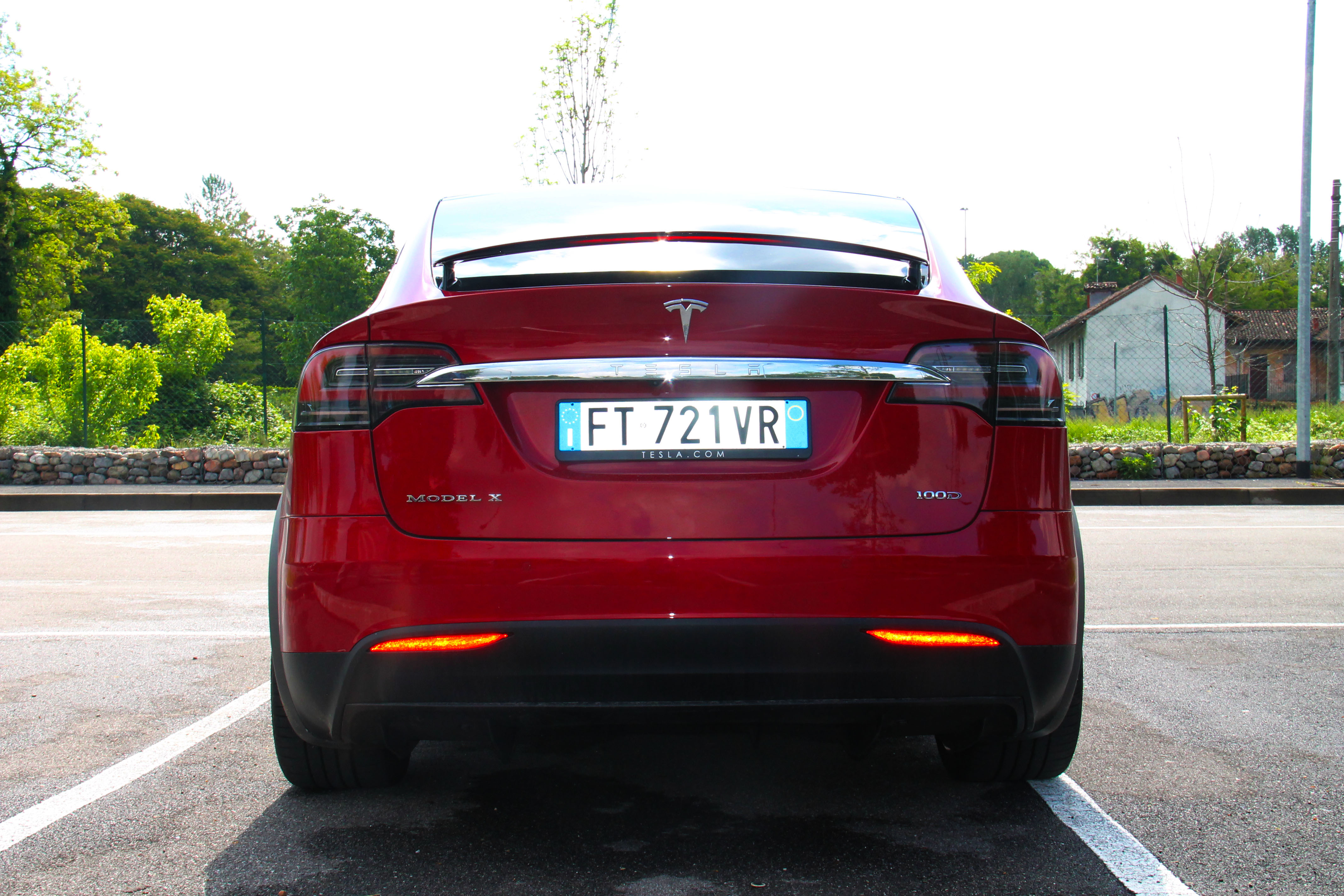 recensione tesla model x