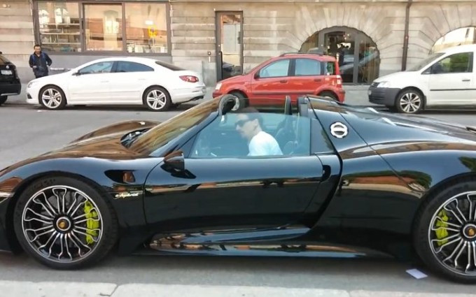 auto di zlatan ibrahimovic