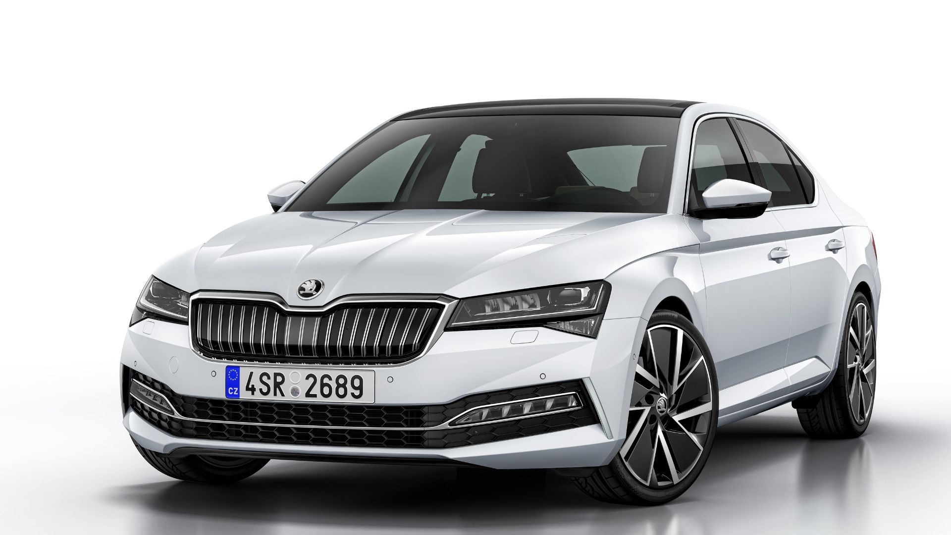 skoda superb plug-in dimensioni e motorizzazioni