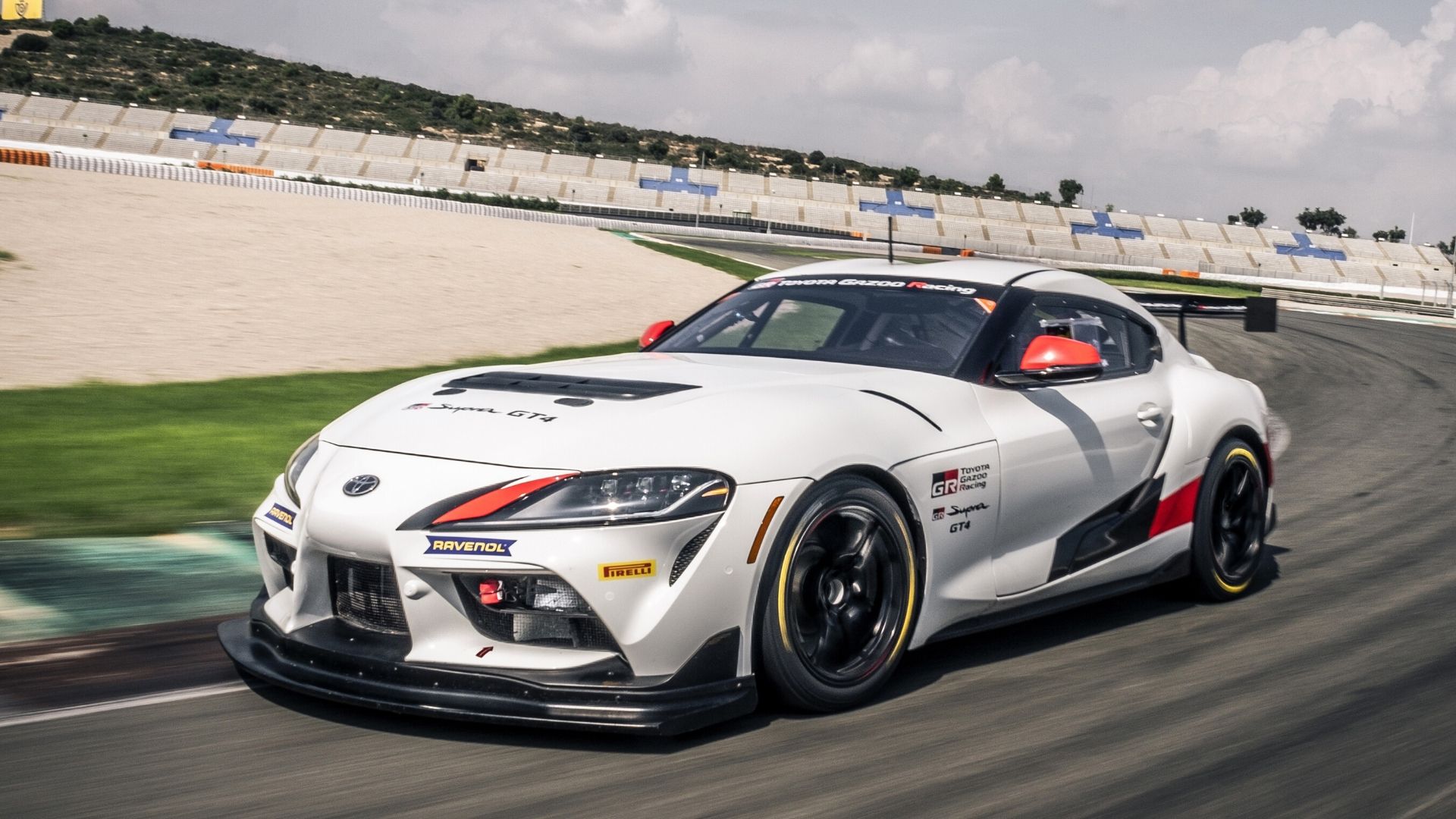 toyota supra gt4 dimensioni e prezzo