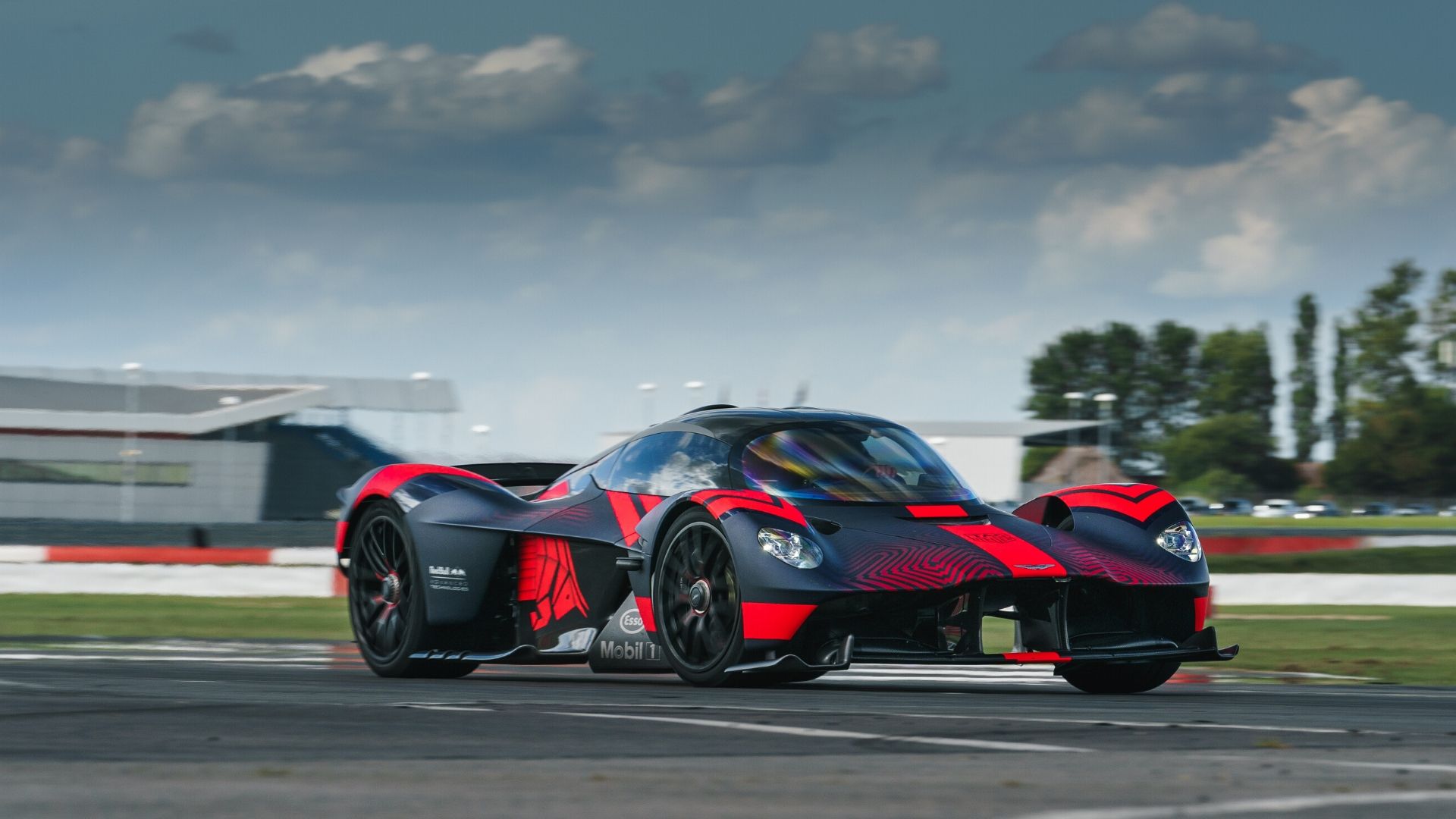 aston martin valkyrie