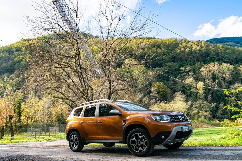 dacia duster motore e prezzo