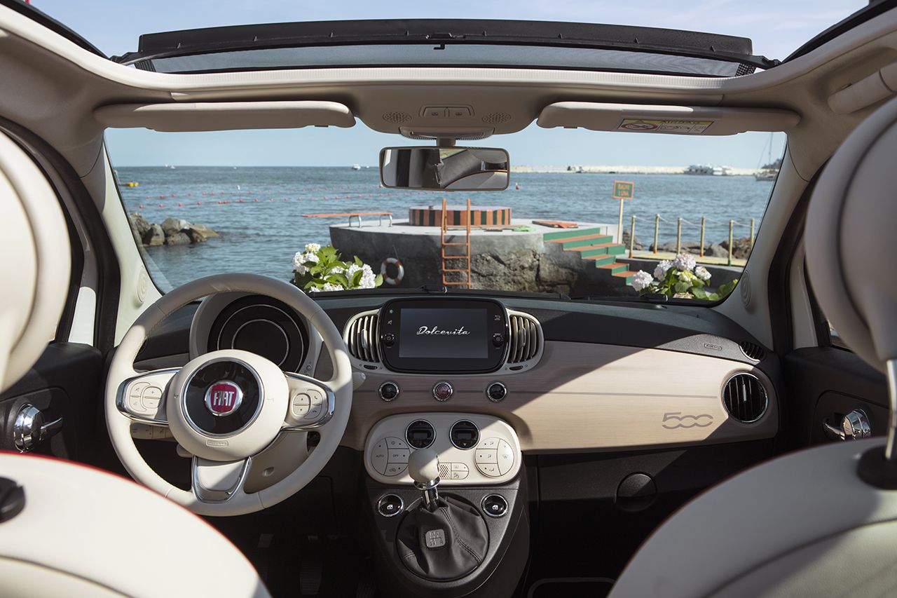 fiat 500 cabrio interni