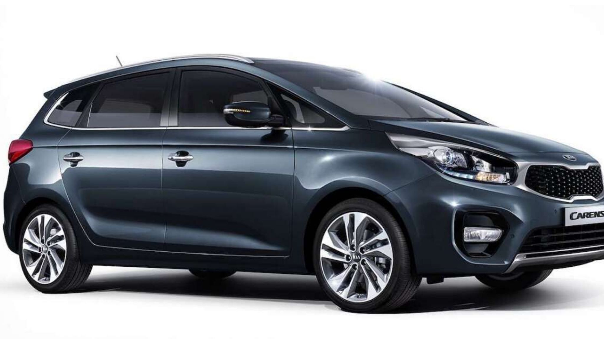 kia carens prezzo e dimensioni