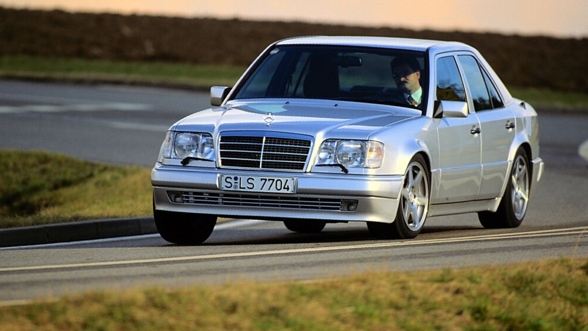 Mercedes 500 E scheda tecnica