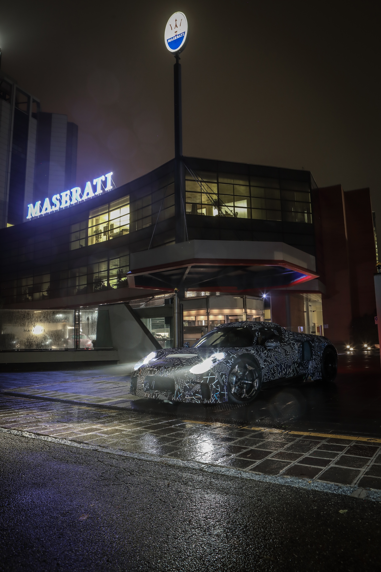 nuova maserati foto spia