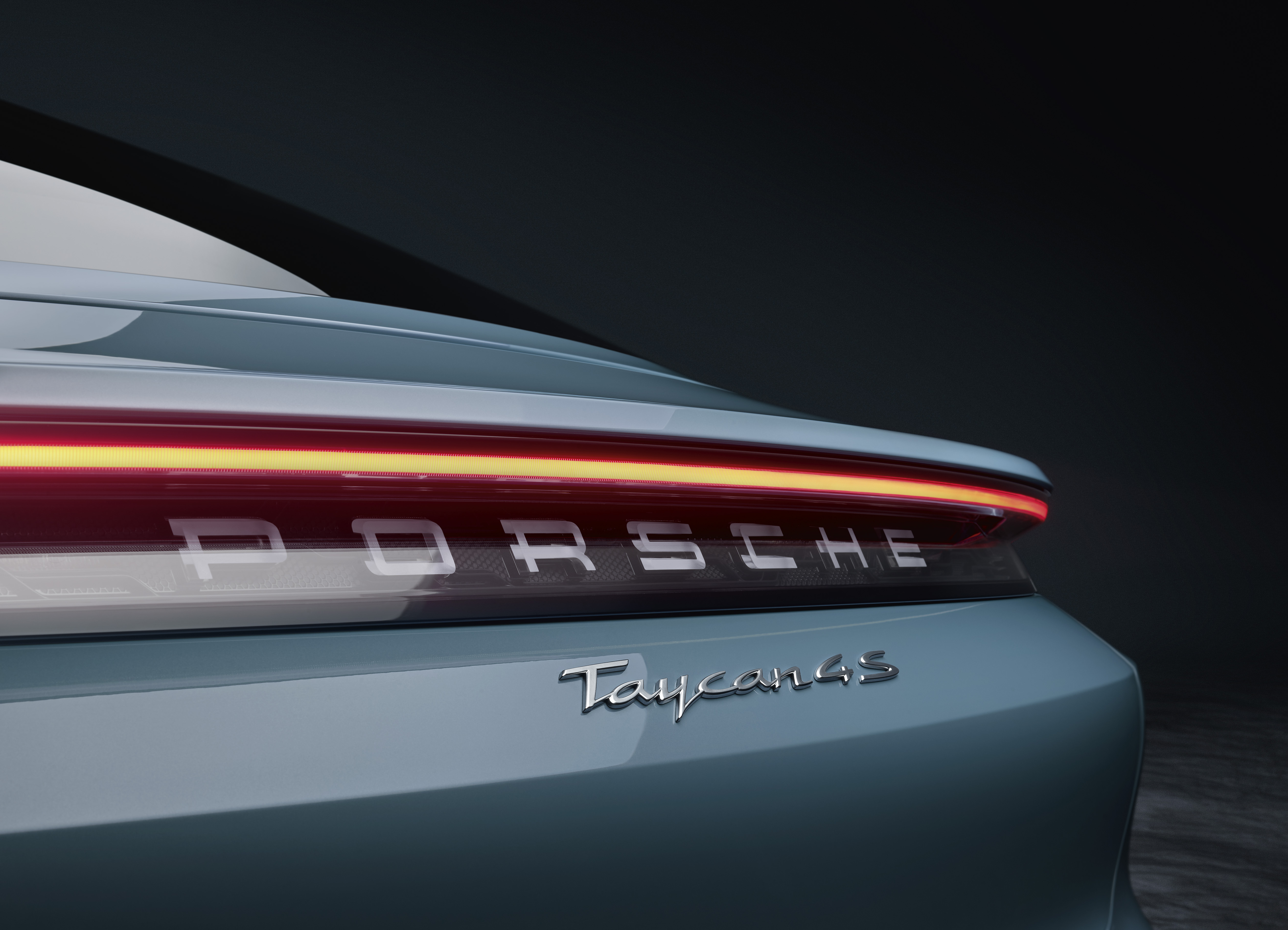 porsche taycan turbo 4s prezzo