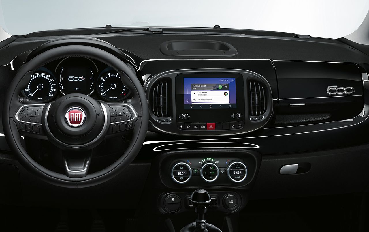 Fiat 500L interni e tecnologia