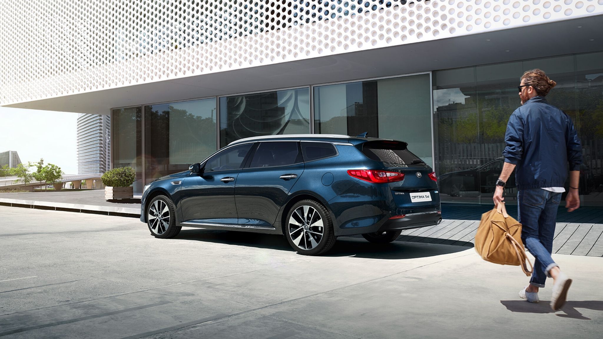 kia optima station wagon ibrida