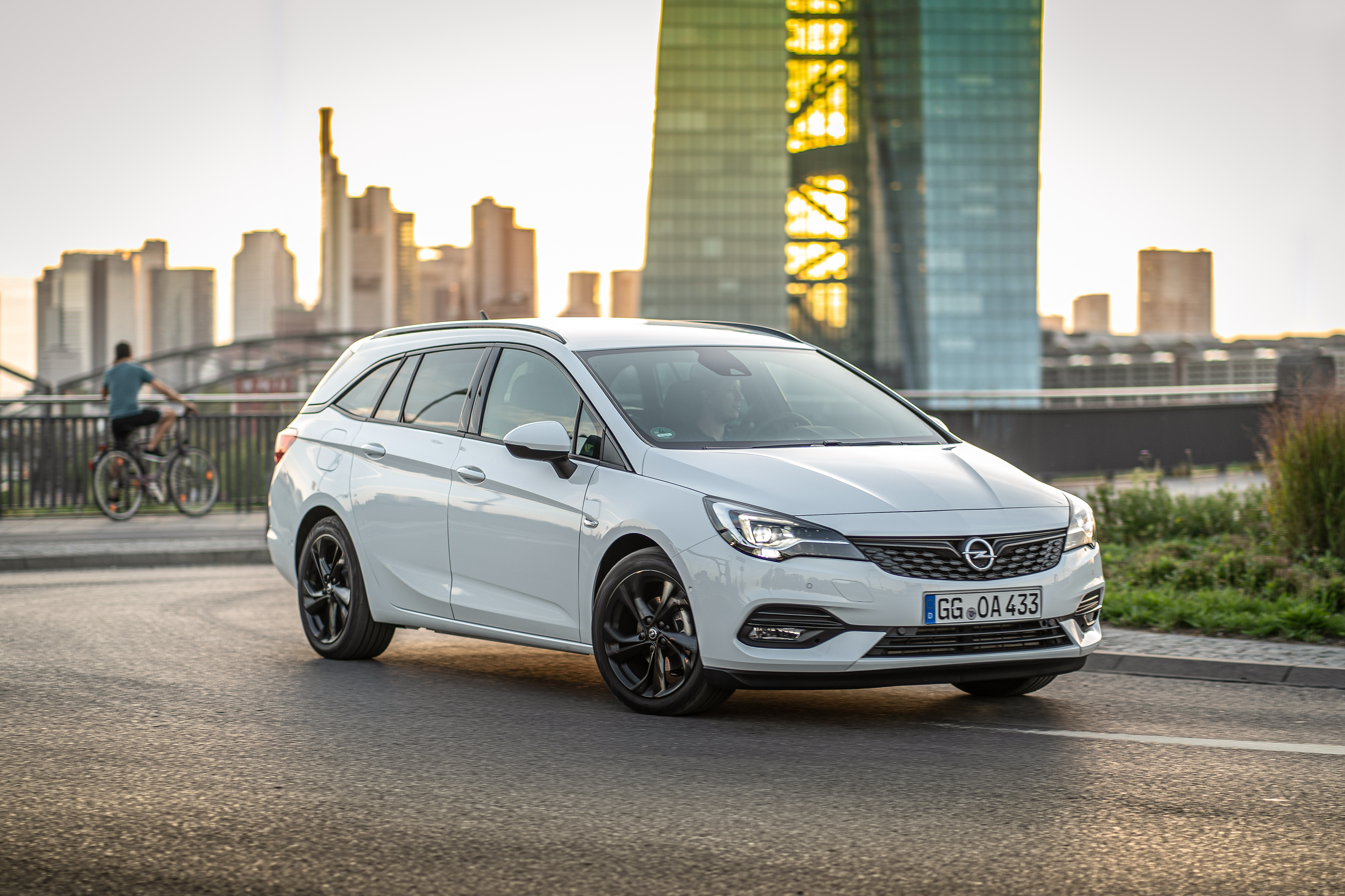 opel astra station wagon 2020