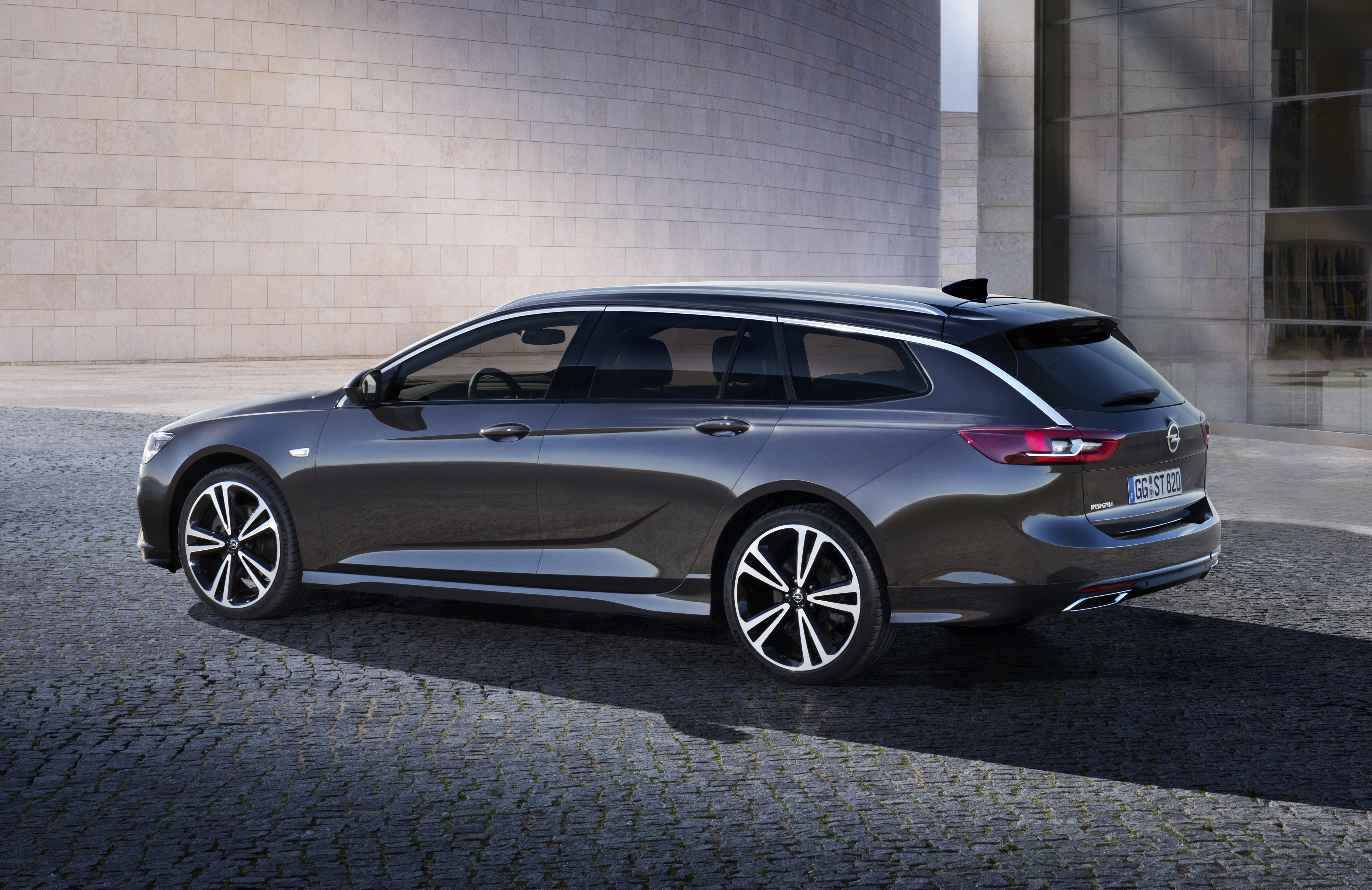 Opel Insignia SW 2020 dimensioni e prezzo