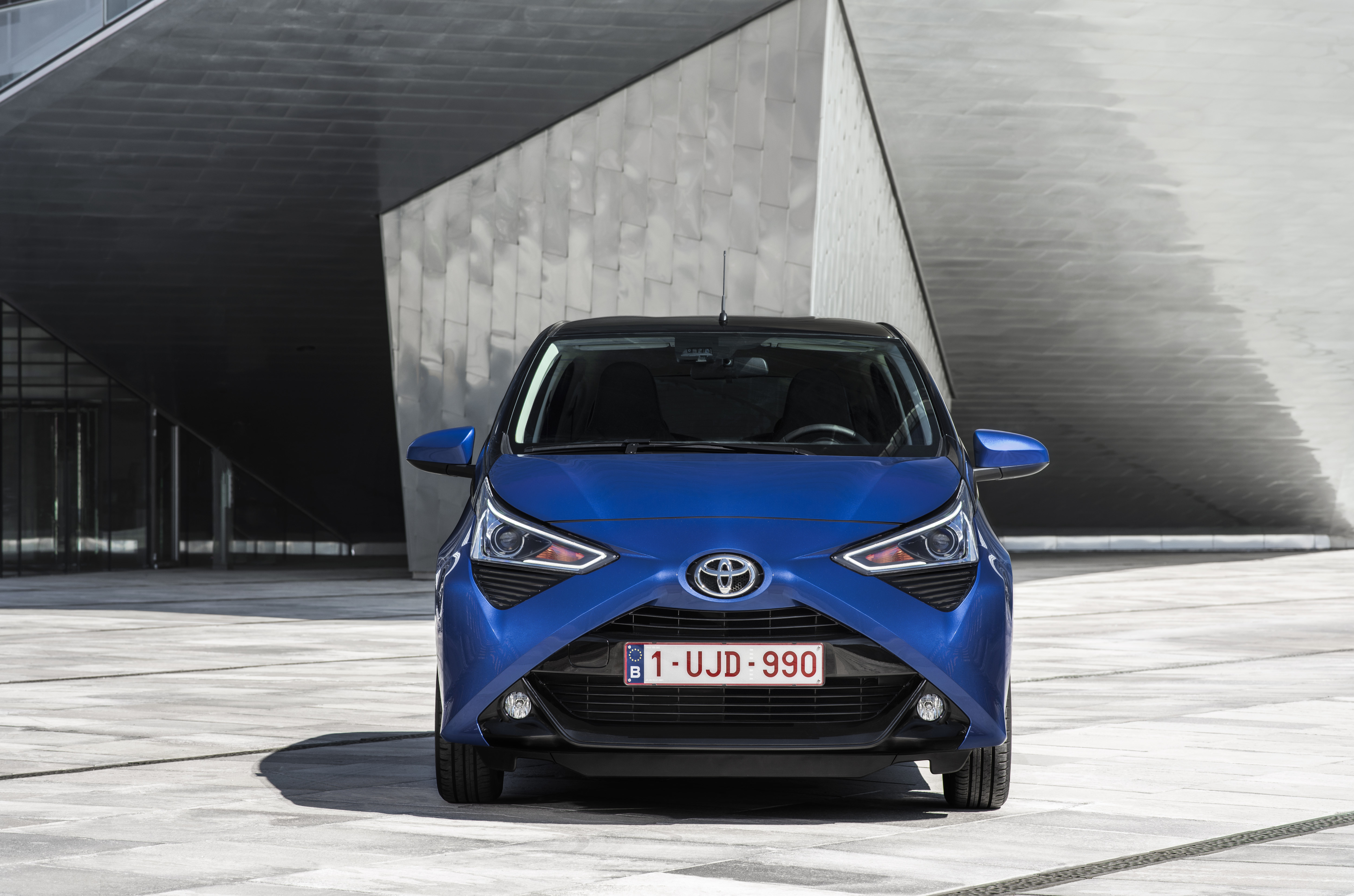 toyota aygo dimensioni e allestimenti