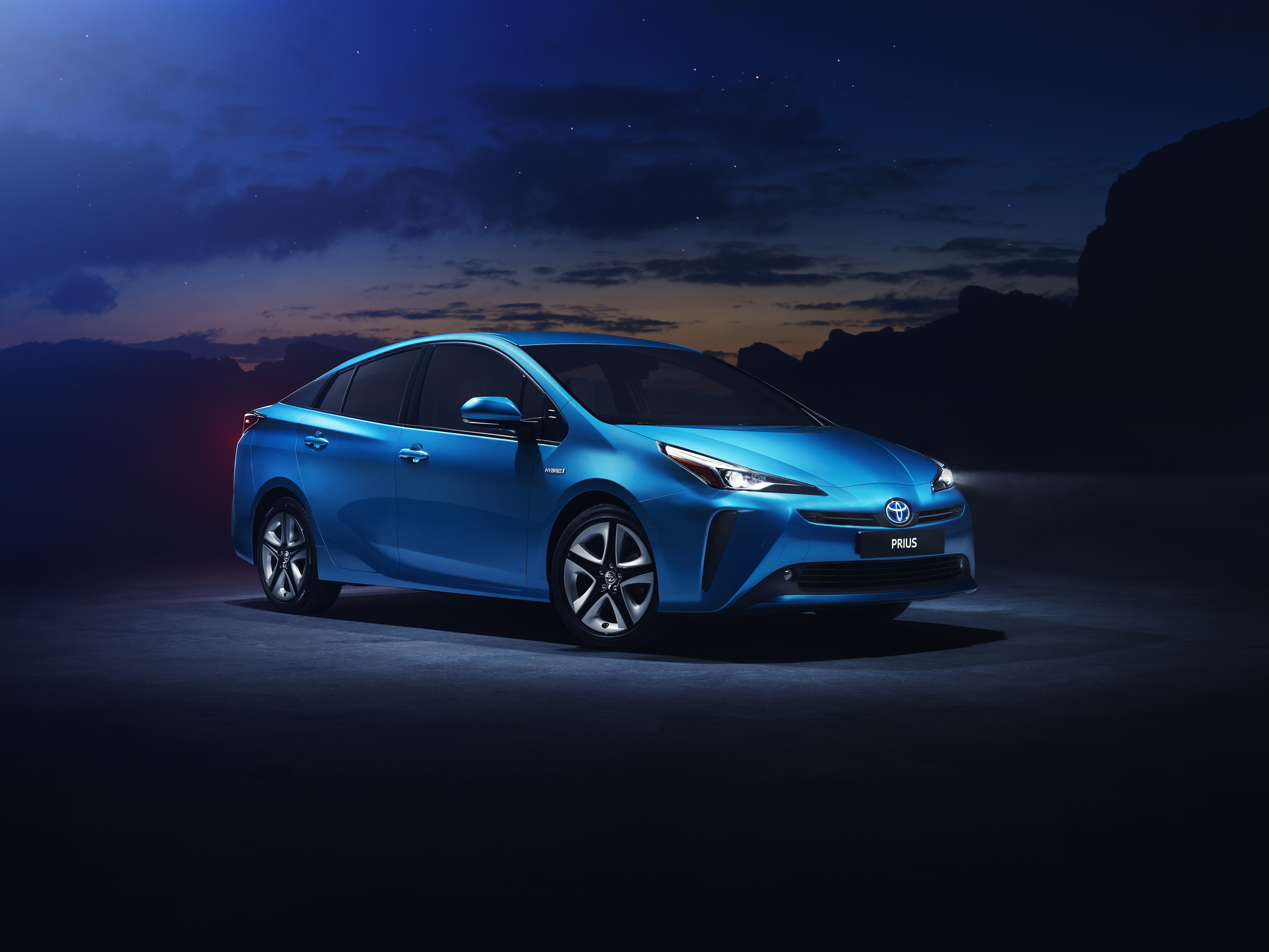 toyota prius 2020 a 7 posti