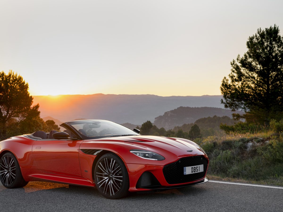 Aston MARTIN DB5 /& DB6 R//H /& L//H Cofano rimane