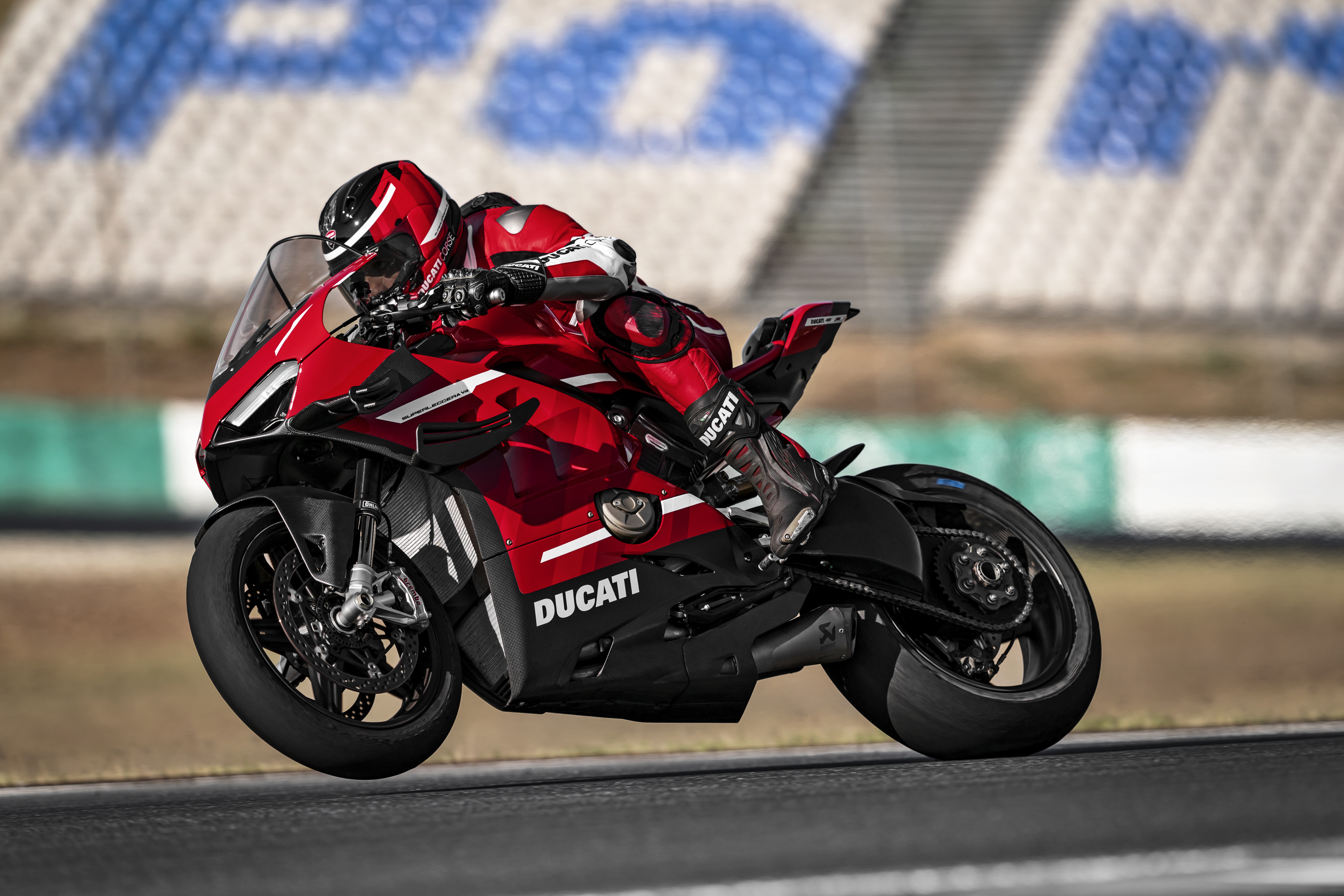 Ducati Panigale V4 Superleggera in pista