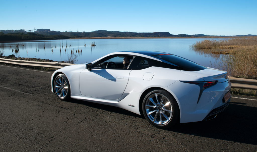 Lexus LC dimensioni