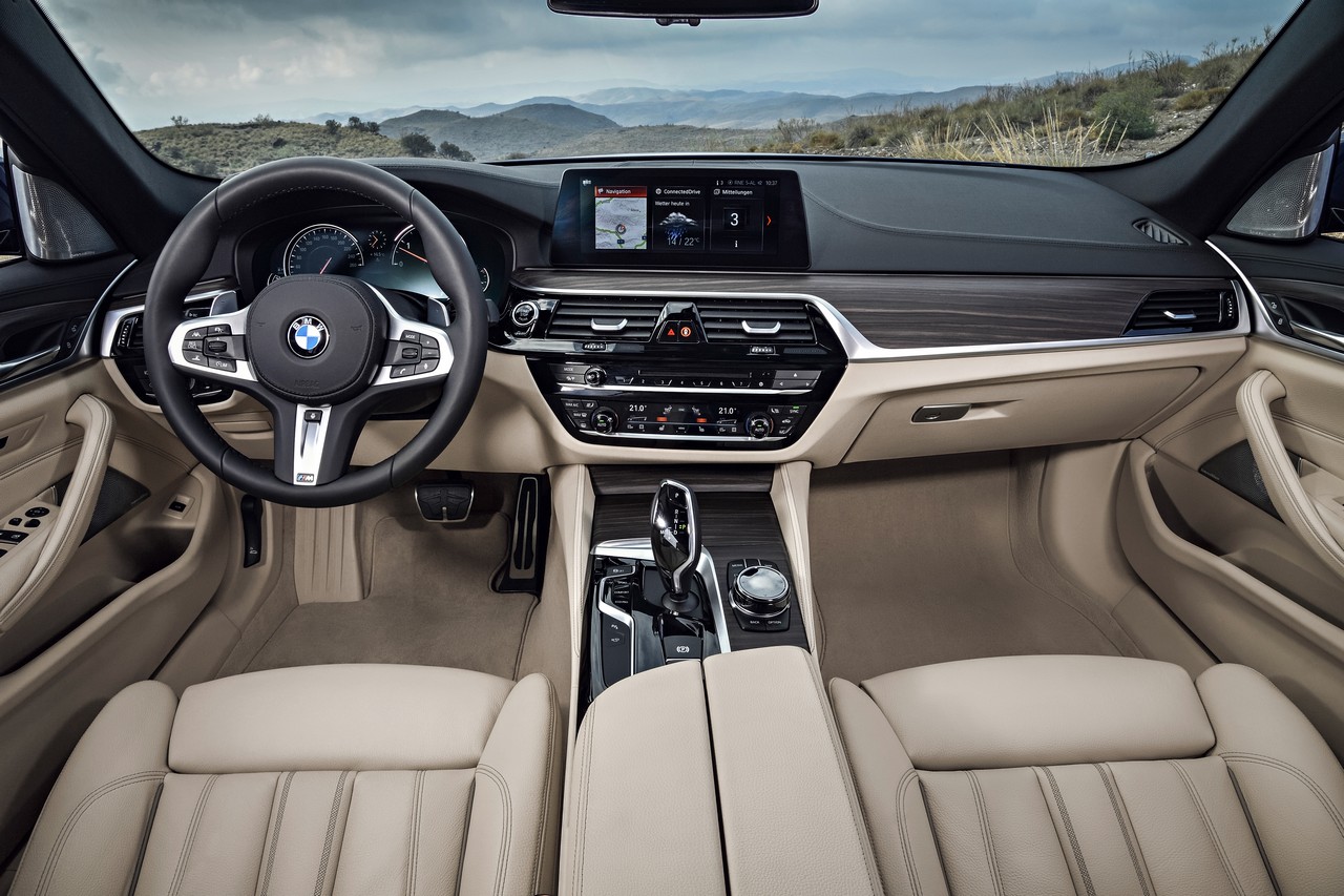 BMW Serie 5 Touring interni