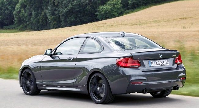 BMW M240i Coupé caratteristiche