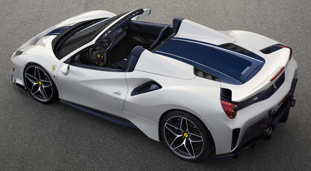 Ferrari 488 Pista Spider stile