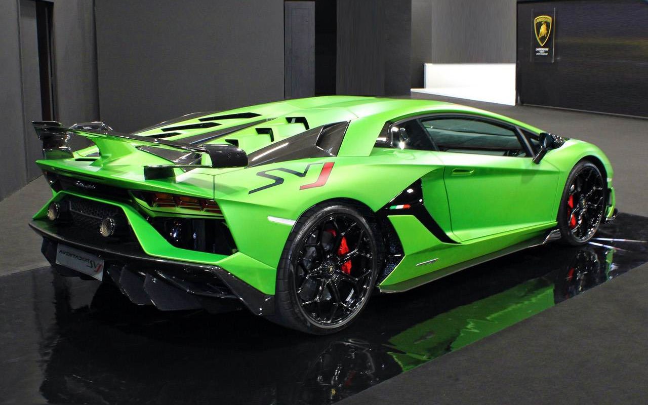 Lamborghini Aventador SVJ scheda tecnica