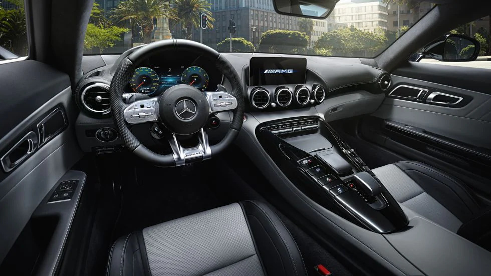 Mercedes AMG GT interni
