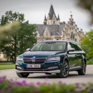 grande-skoda-superb-wagon-scout