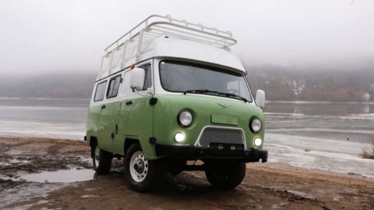 Уаз 2206 «буханка» и девушка. Скилл тест на буханке. Краш тест уаз буханка видео. Уаз 452 тест драйв видео. Ночуем в буханке.