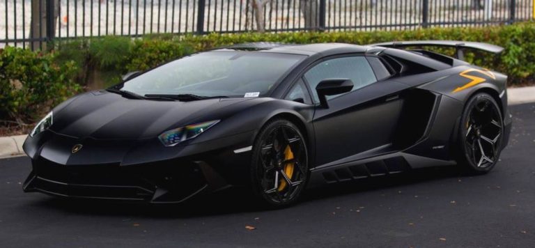 lamborgini aventador s roadster