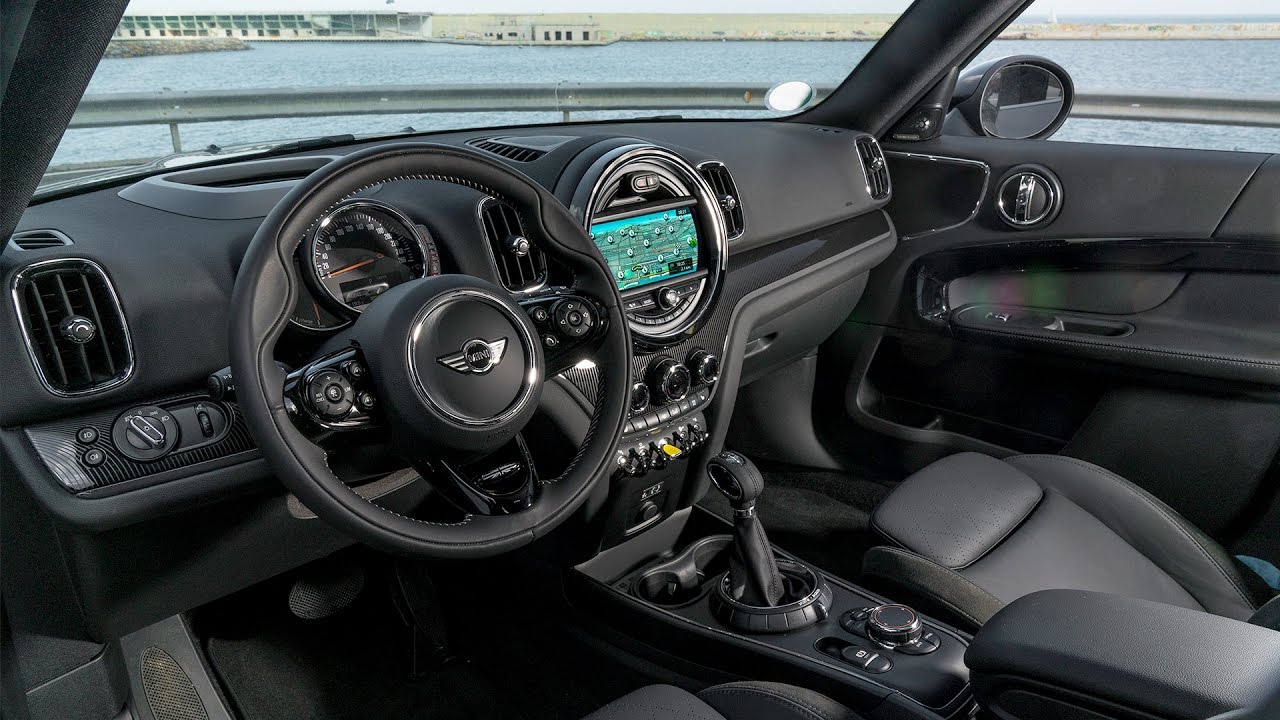 Mini Cooper Countryman S E tencologia e interni