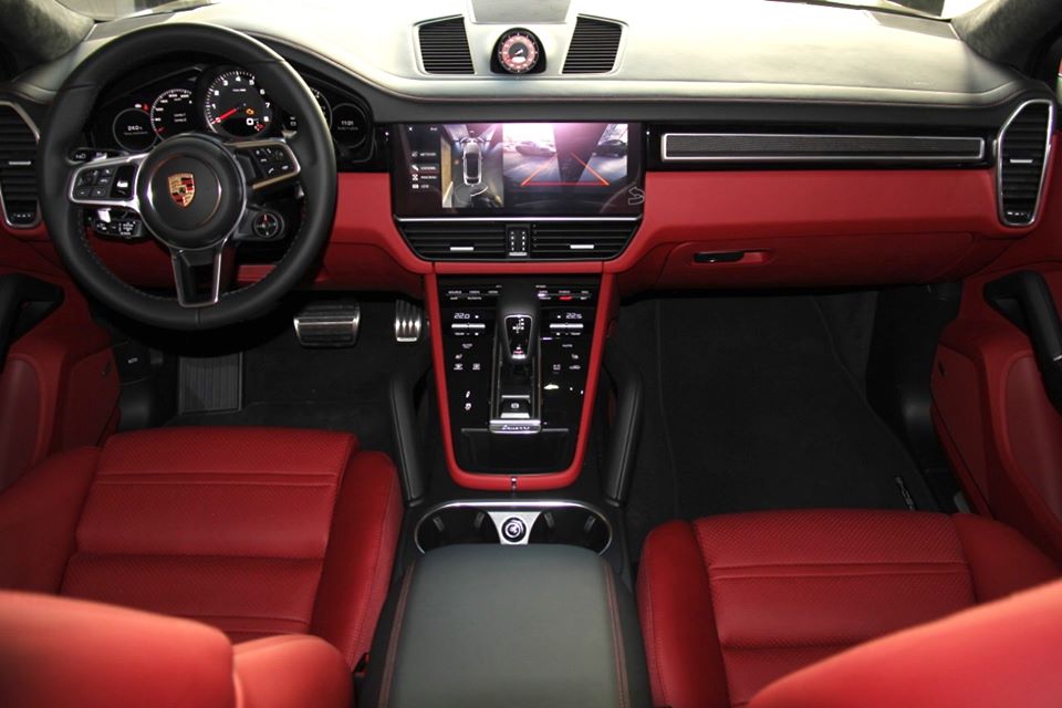 Porsche Cayenne S Coupé interno