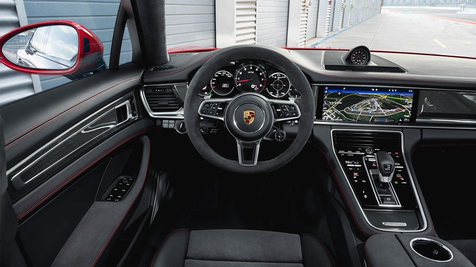 Porsche Panamera GTS interni