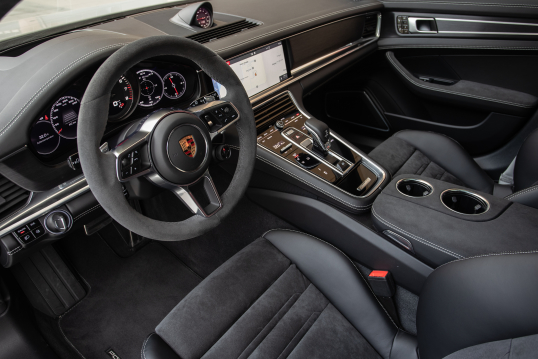 porsche-panamera-gts-sport-turismo-02