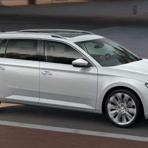 skoda superb wagon iv plug in hybrid vista laterale