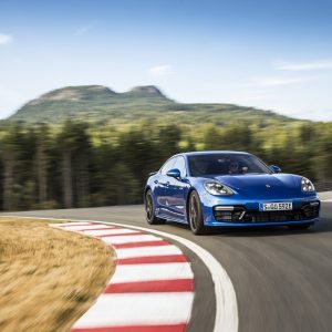 big-porsche-panamera-turbo-s-e-hybrid