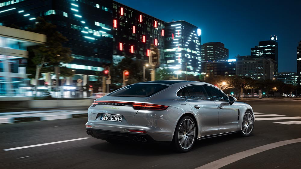 rear-3-4-porsche-panamera-turbo-s-e-hybrid-executive