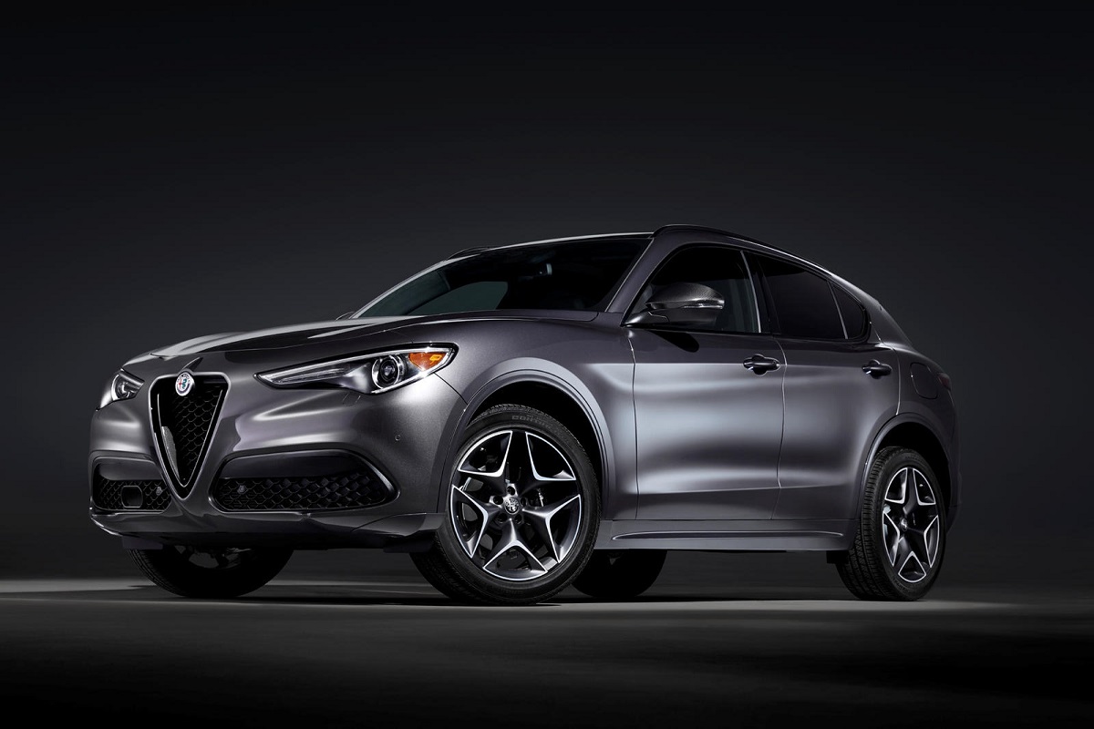 Alfa-Romeo-Stelvio-Grigio