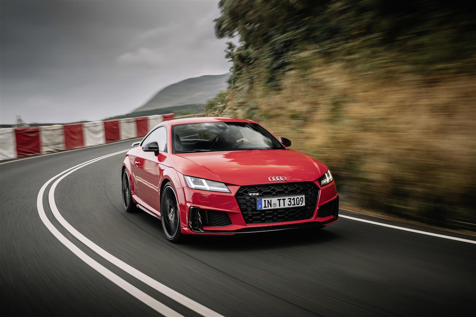 Audi-TTS-Red-Roll