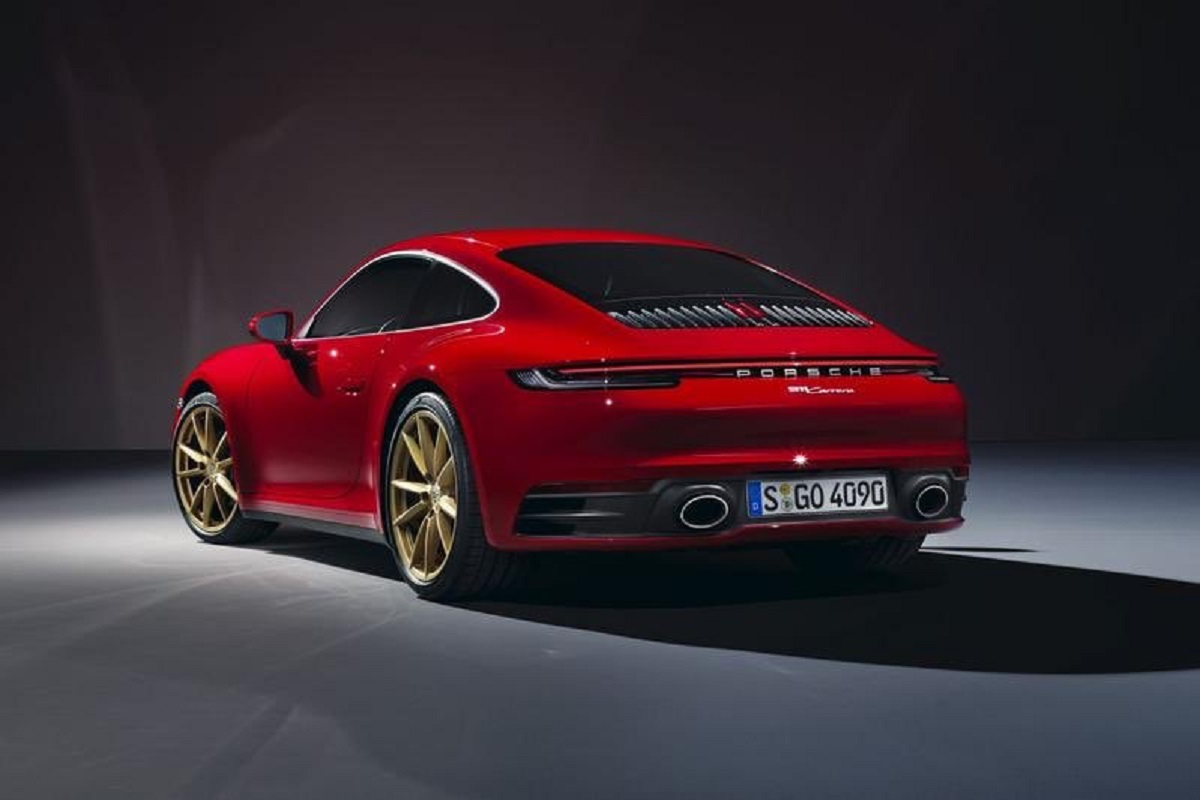 Porsche-992-Rear-Red