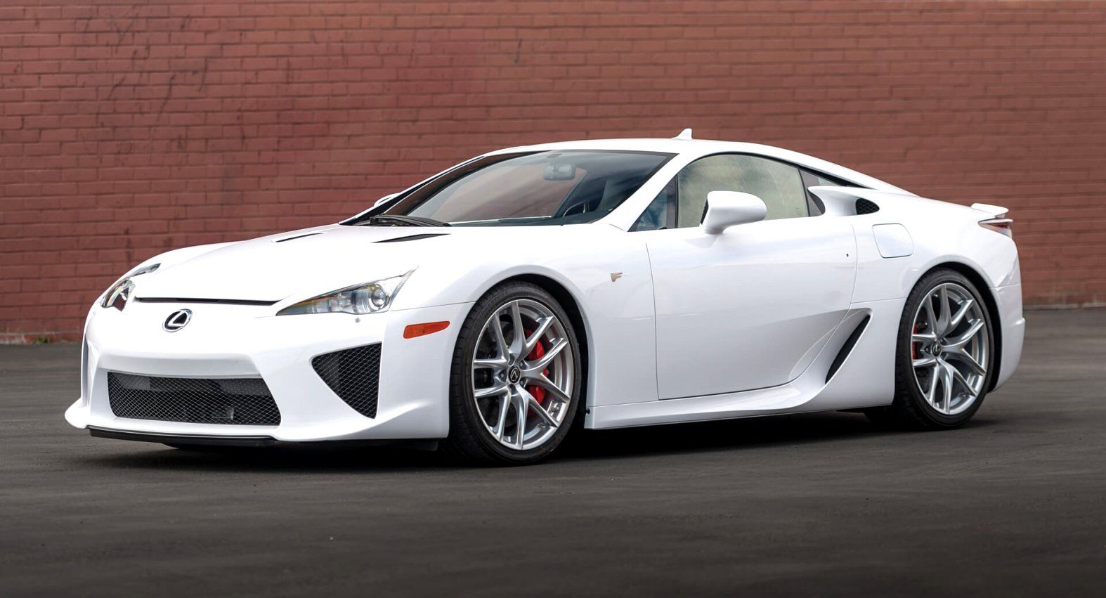 lexus lfa