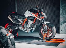KTM 890 Duke R 2021